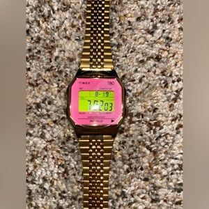 Vintage 80’s style Timex watch! Never worn. Does NOT need batteries